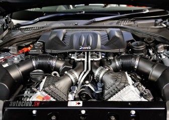 4.4L V8 twin turbo engine of BMW M6