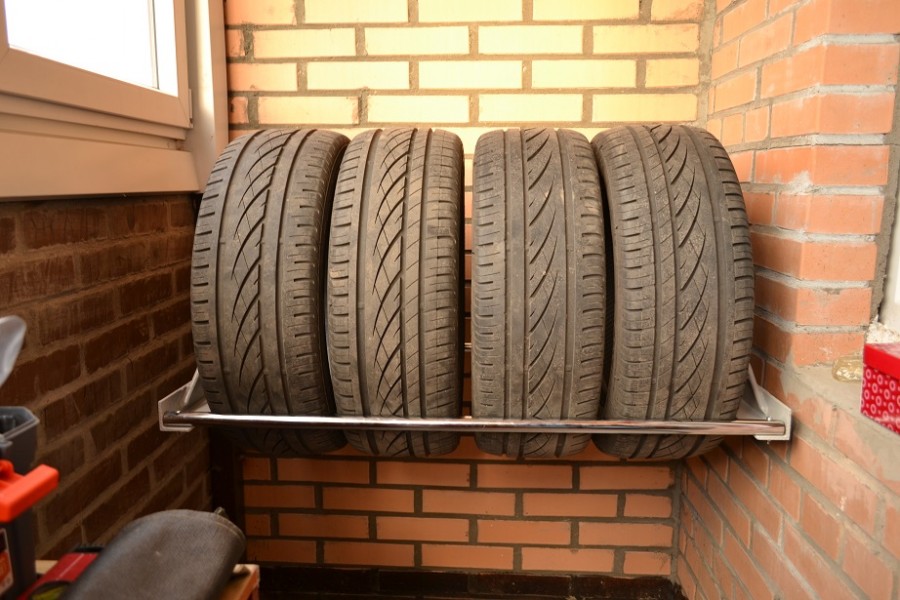 Храним шины на балконе зимой и летом — бережем колеса. Как хранить резину зимой: на дисках и без дисков