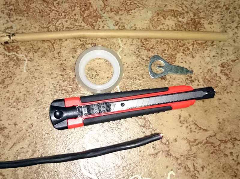 Нож для разрезания кабеля